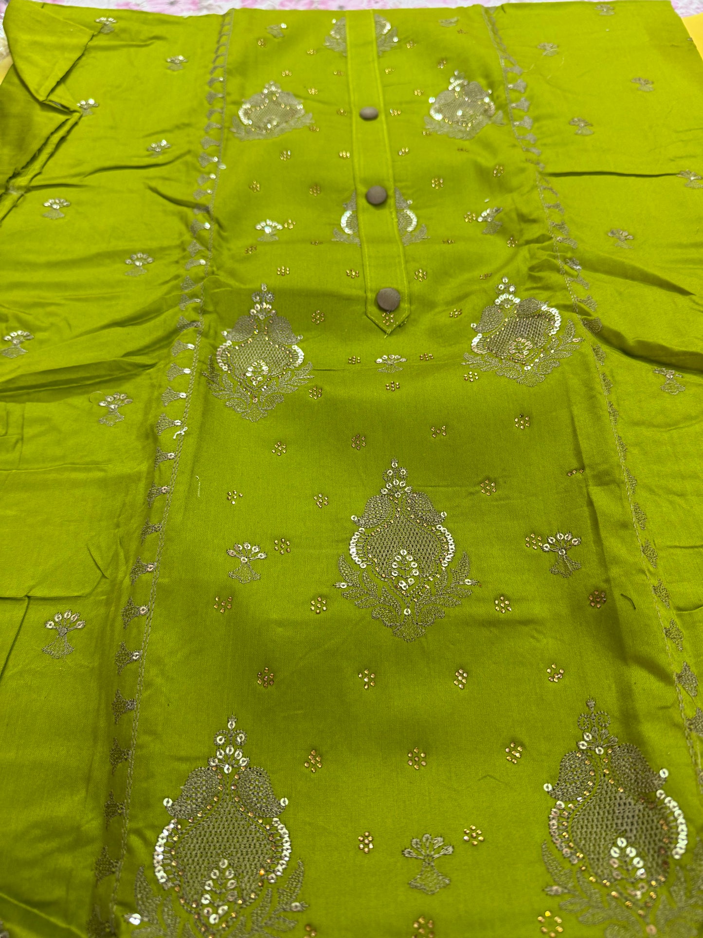 Elegant unstitched salwar suits in pure cotton with thread work and chiffon dupatta (DCUS00011)